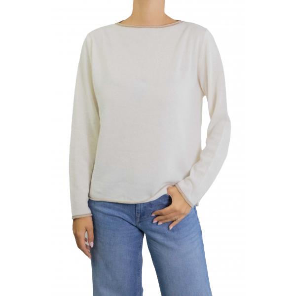 Maglioncino in misto cashmere tinta unita con bordi a contrasto di colore 